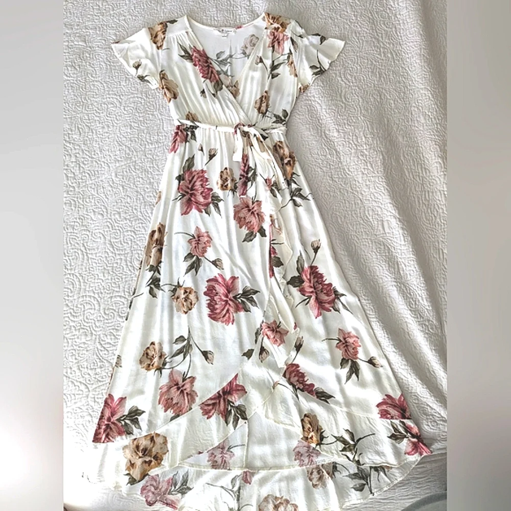 Flower Ruffle Dress - Picture 4 of 5